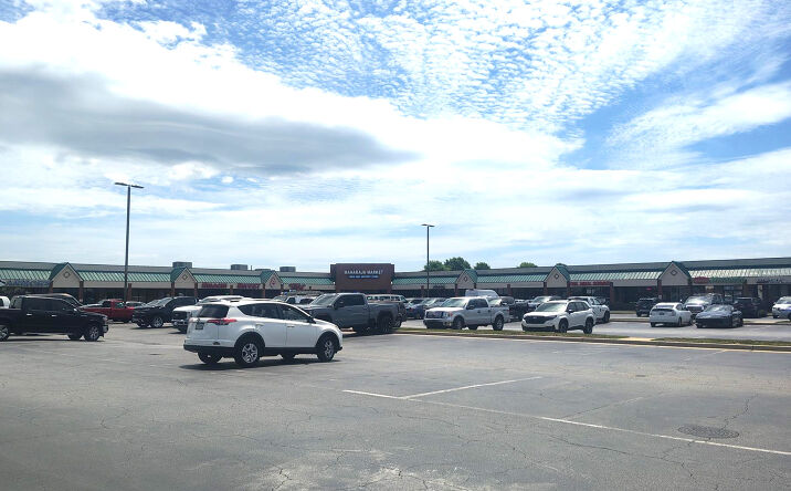 Pictures of Retail property located at 4025 Watson Blvd, Warner Robins, GA 31093 for lease - image #1