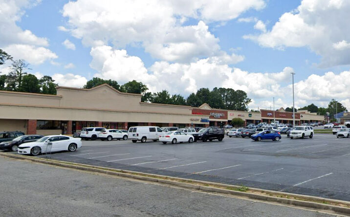 Pictures of Retail property located at 3755 Bloomfield Rd, Macon, GA 31206 for lease - image #1