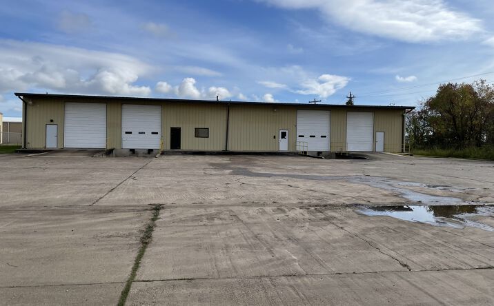 Pictures of Industrial property located at 905 Industrial St, Clute, TX 77531 for lease - image #1