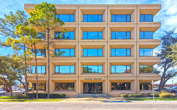 Pictures of Office property located at 601 N Marienfeld St, Midland, TX 79701 for lease - image #1