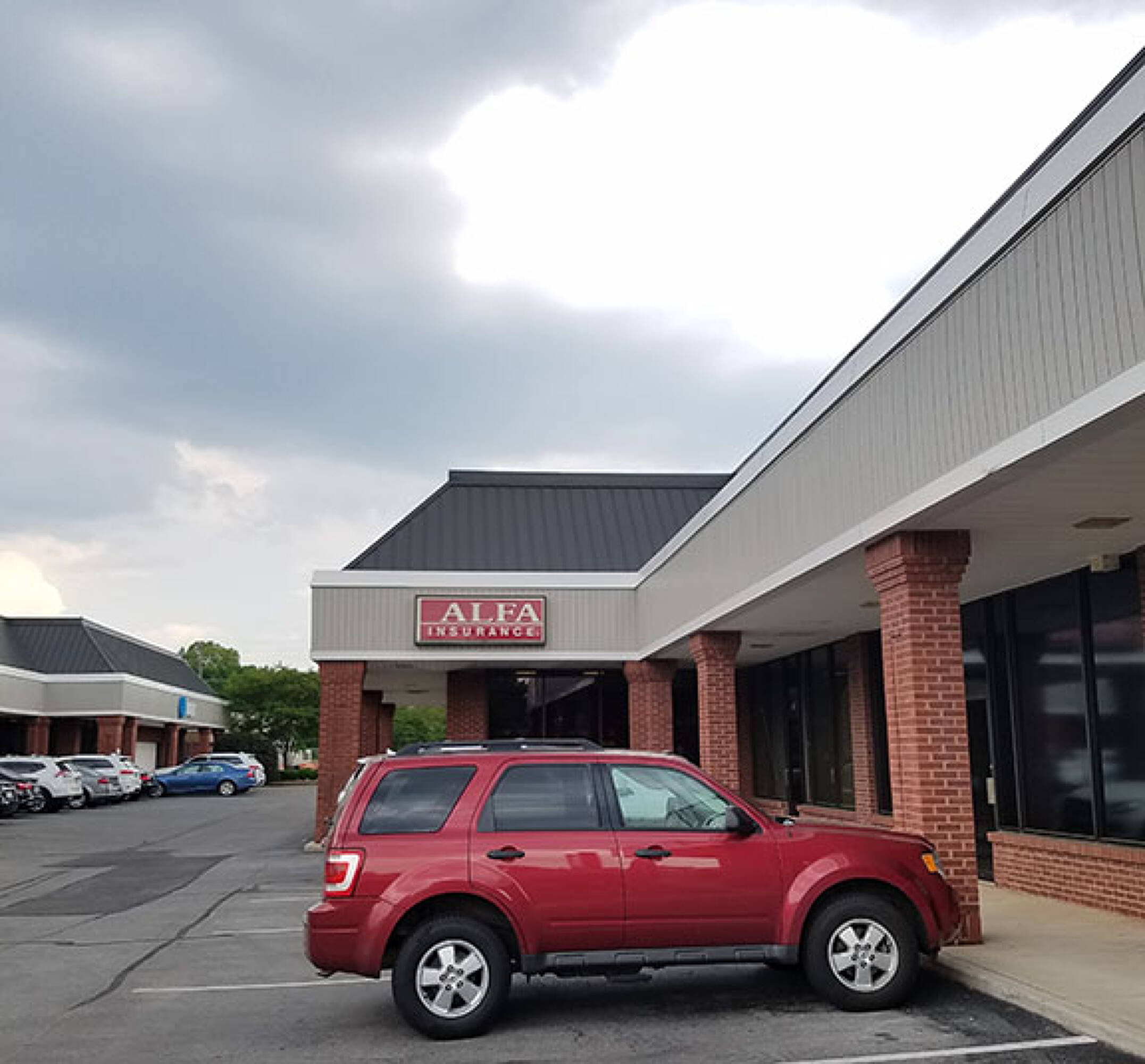 4929 University Dr, Huntsville, AL 35816