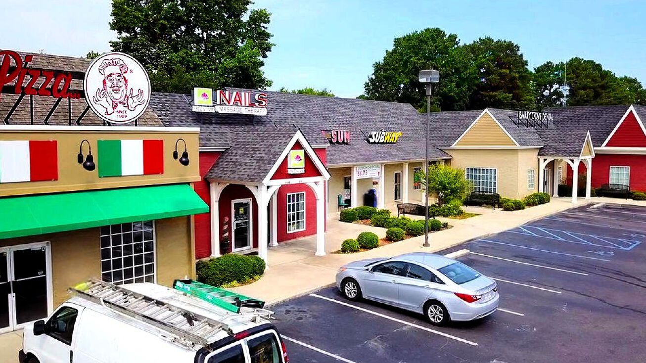 7900 Bailey Cove Rd, Huntsville, AL 35802 - Retail Space for Lease - Bailey Cove Shopping Center