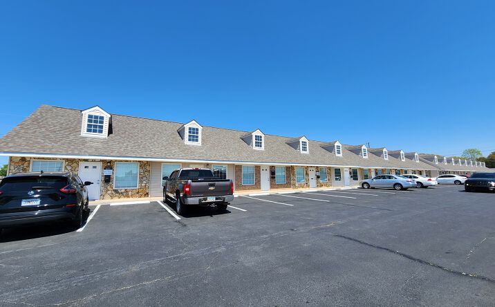 Pictures of Office property located at 205 Dental Dr, Warner Robins, GA 31088 for lease - image #1