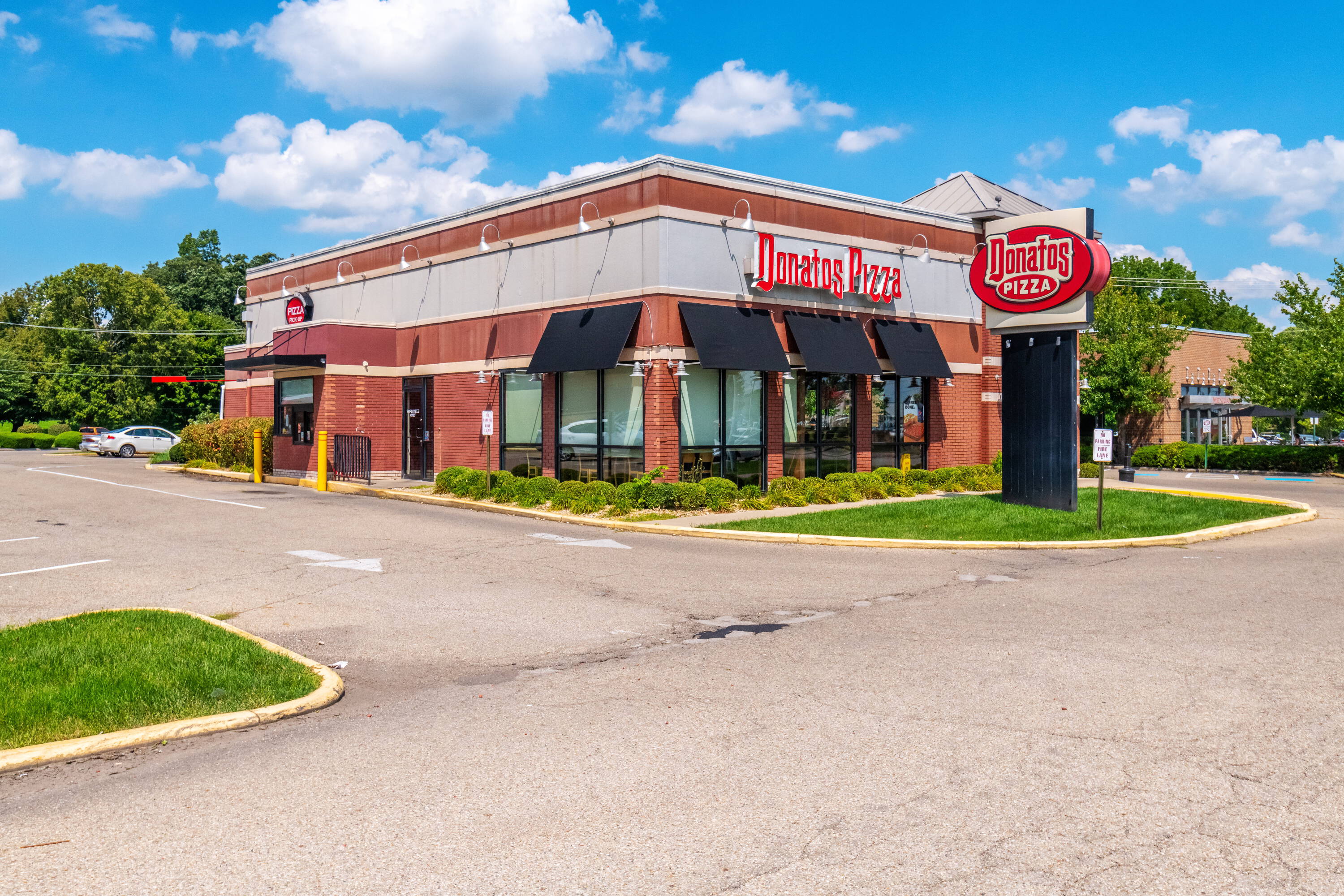 607 Hebron Rd, Heath, OH 43056