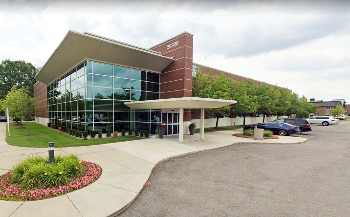 Pictures of Office property located at 28300 Orchard Lake Rd, Farmington Hills, MI 48334 for lease - image #1
