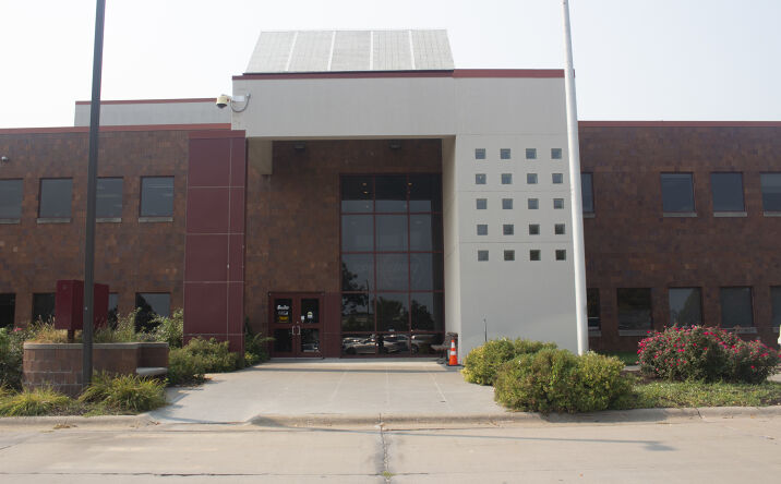 Pictures of Office property located at 340 Victory Ln, Lincoln, NE 68528 for sales - image #1