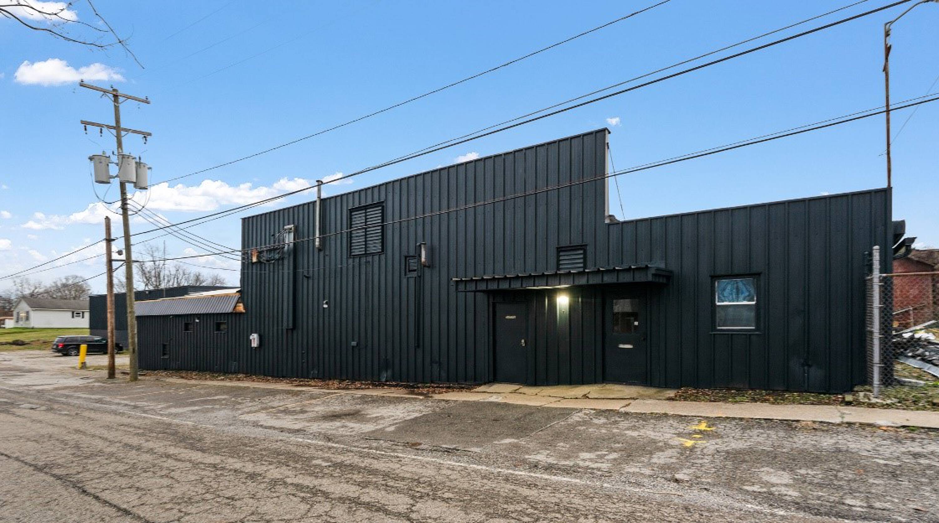 275 High St, Washingtonville, OH 44490