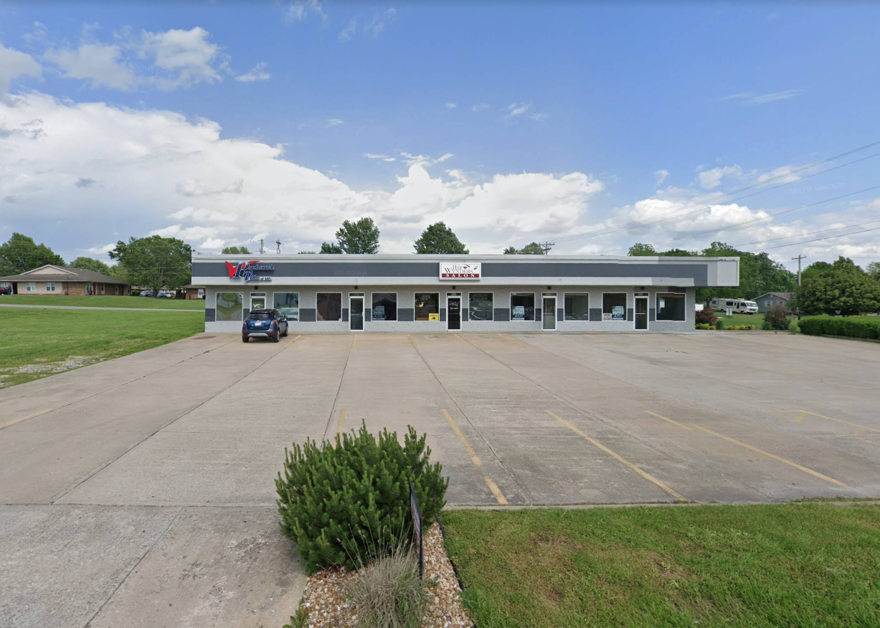 234 Village Center St, Nixa, MO 65714