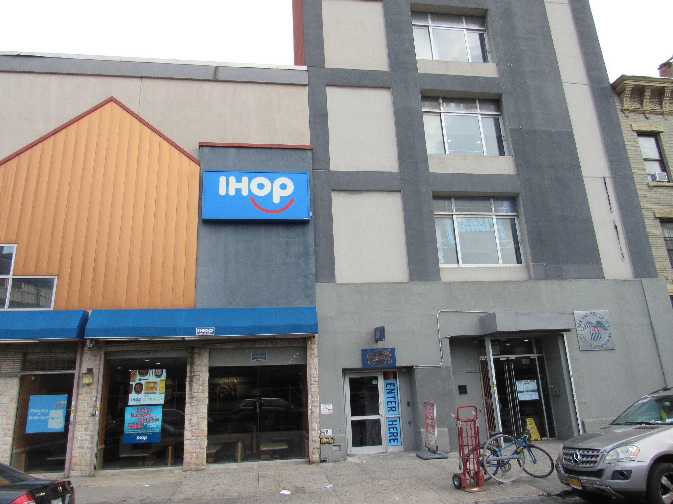 IHOP Brooklyn 785 Flushing Avenue