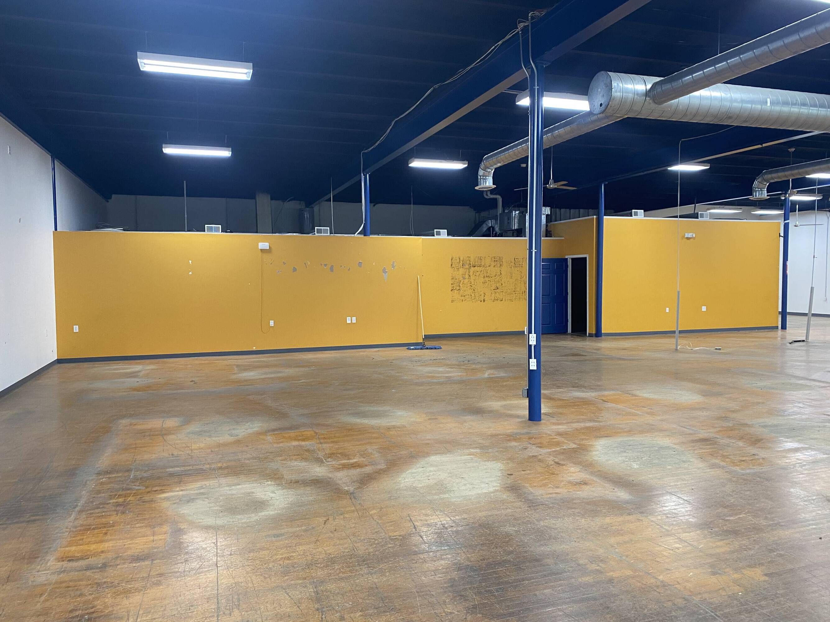 2712 West Ave, Newfane, NY 14108