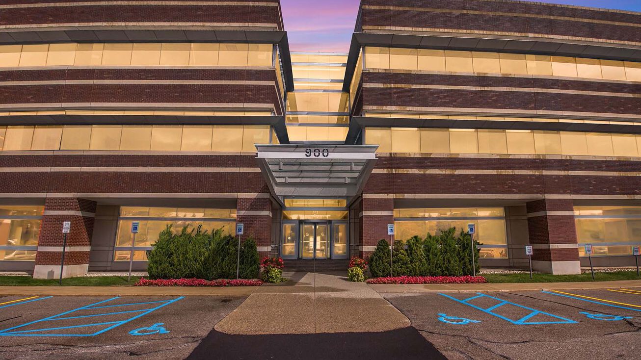 900 N Squirrel Rd, Auburn Hills, MI 48326 Office Space for Lease Auburn Hills Corporate Center