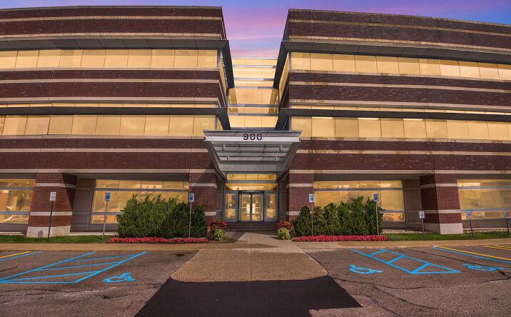 Pictures of Office property located at 900 N Squirrel Rd, Auburn Hills, MI 48326 for lease - image #1