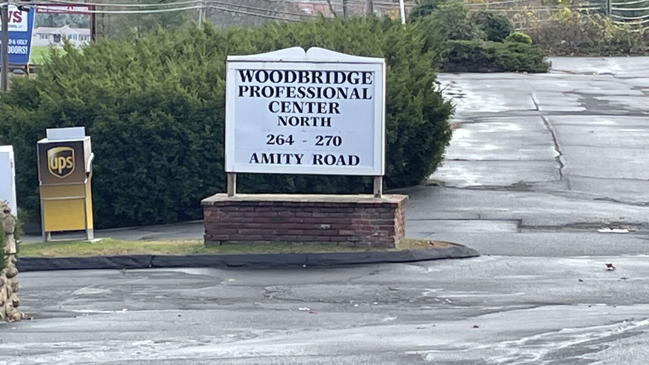 270 Amity Rd, Woodbridge, CT 06525