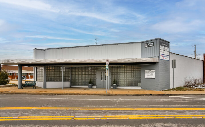Pictures of Office property located at 8730 Big Bend Blvd, Webster Groves, MO 63119 for lease - image #1