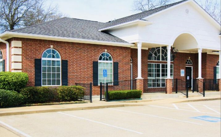 Pictures of Office property located at 645 S Broadway Ave, Tyler, TX 75701 for lease - image #1