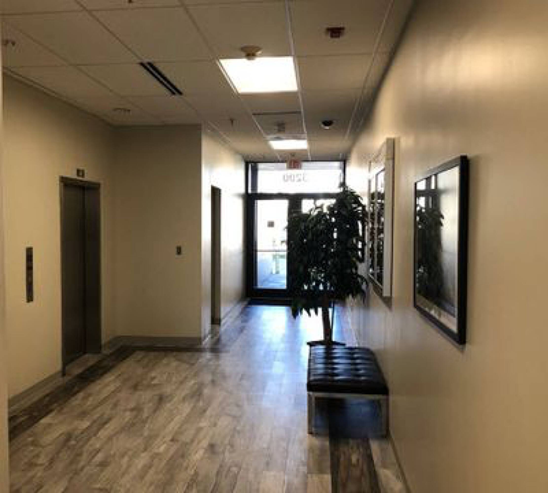 3200 Ridgelake Dr, Metairie, LA 70002