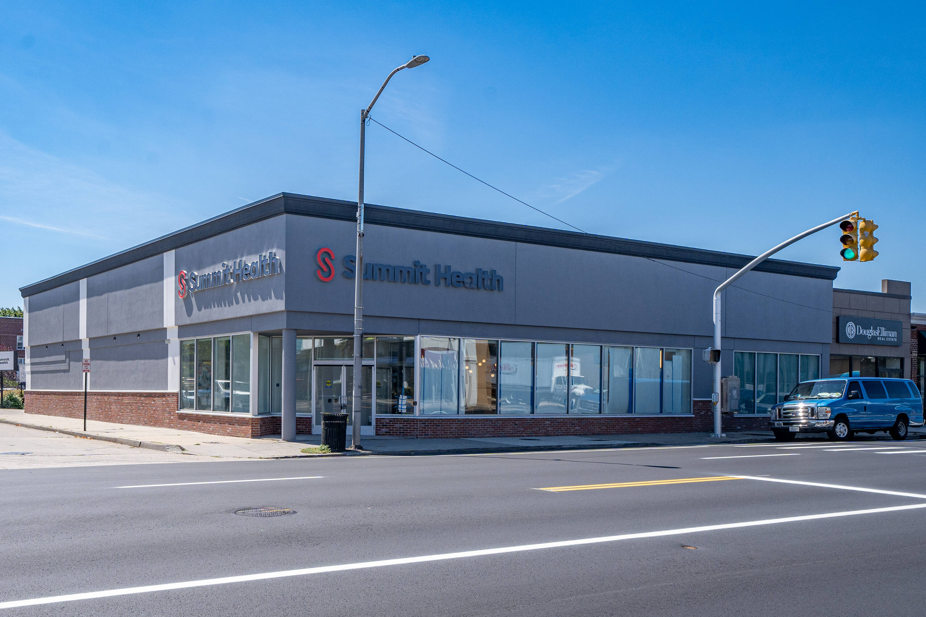 310 Merrick Rd, Rockville Centre, NY 11570