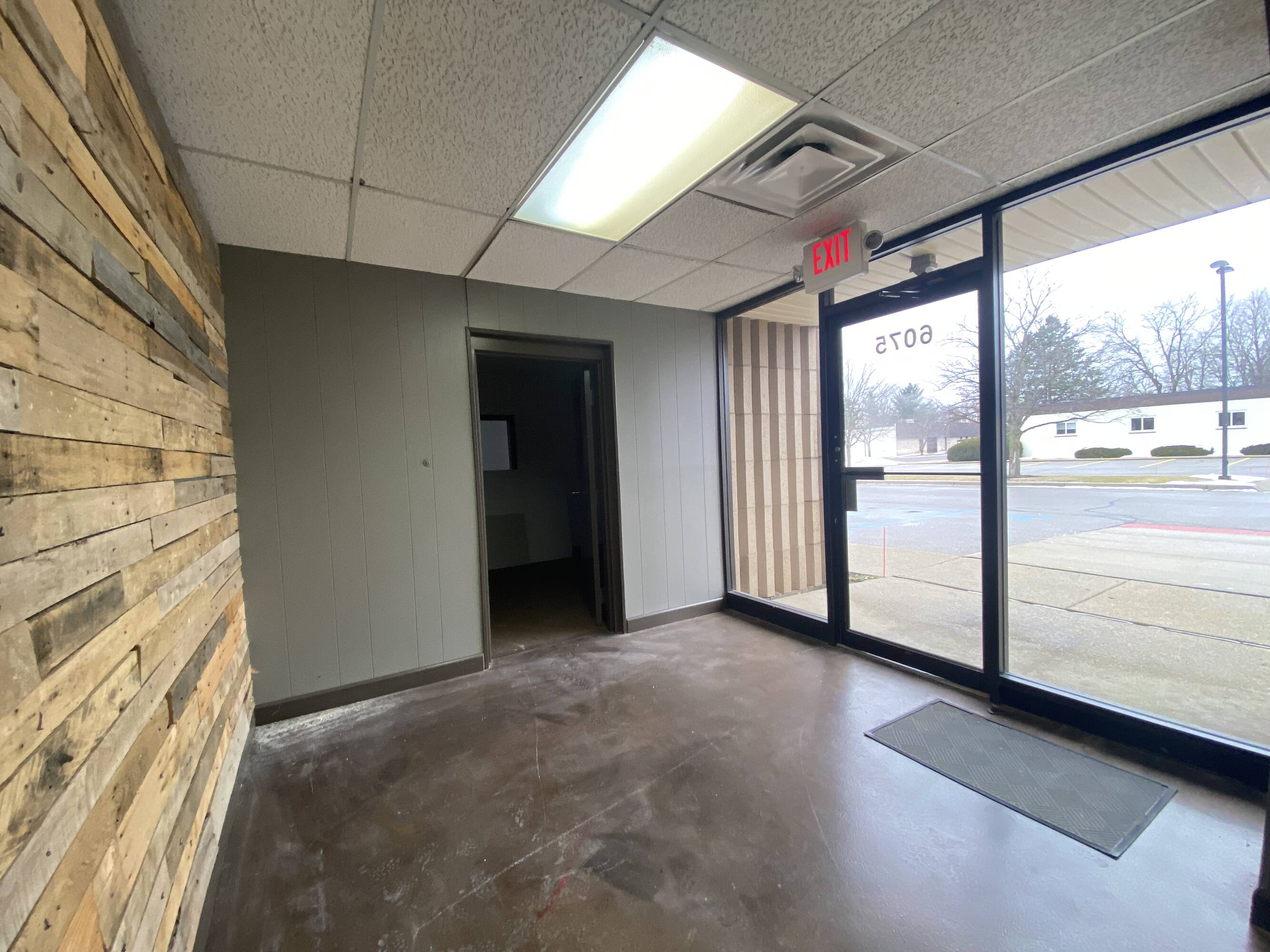 6075 Jackson Rd, Ann Arbor, MI 48103