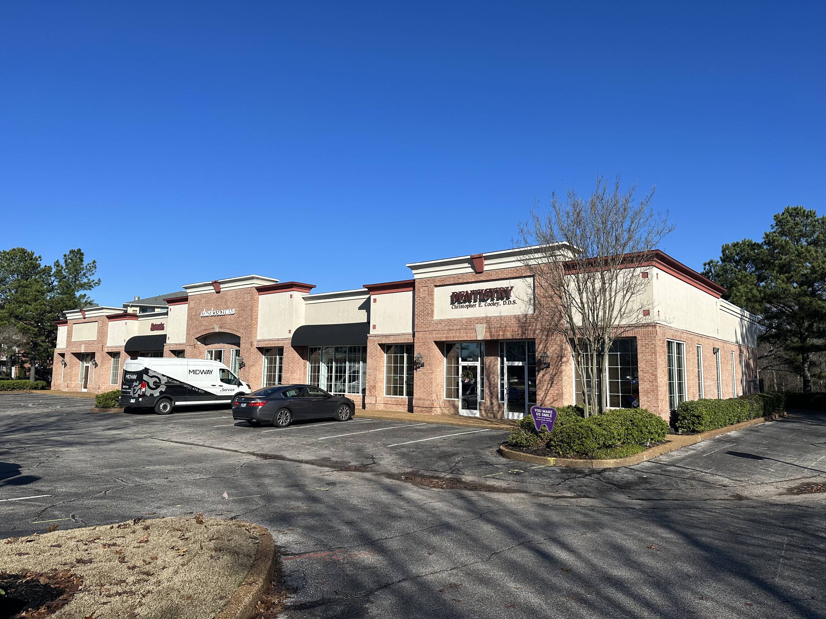 7938 Wolf River Blvd, Germantown, TN 38138