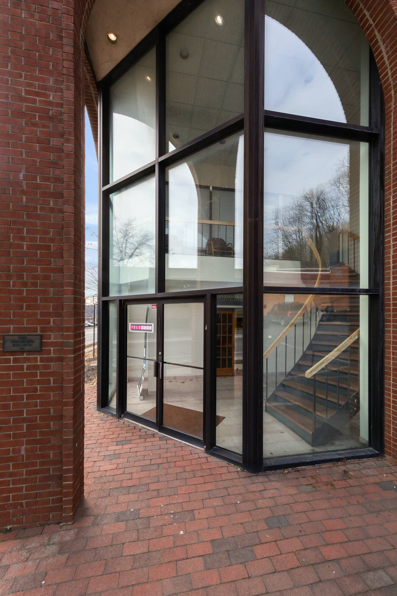 1 Brewster St, Glen Cove, NY 11542