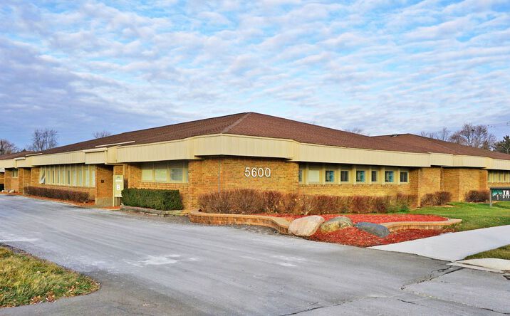 Pictures of Office property located at 5600 Maple Rd, West Bloomfield Township, MI 48322 for lease - image #1