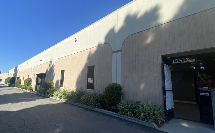Pictures of Industrial property located at 16517-16521 Arminta St, Los Angeles, CA 91406 for lease - image #1