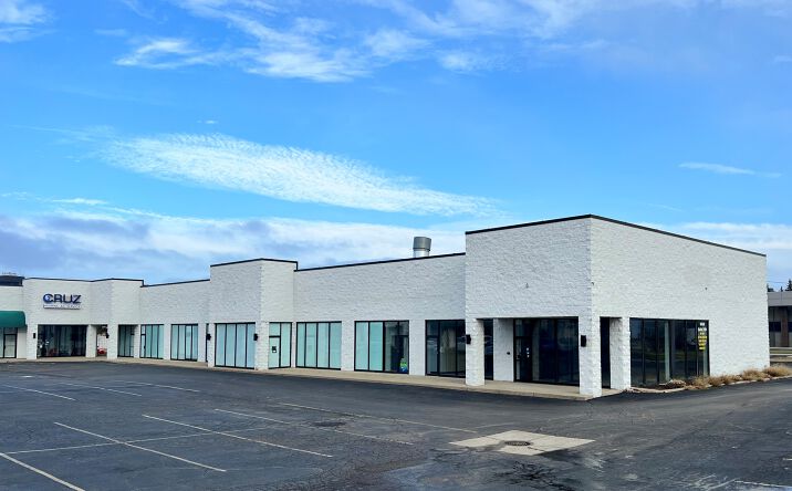 Pictures of Retail, Restaurant, Office property located at 6650 Highland Rd, Waterford Twp, MI 48327 for lease - image #1