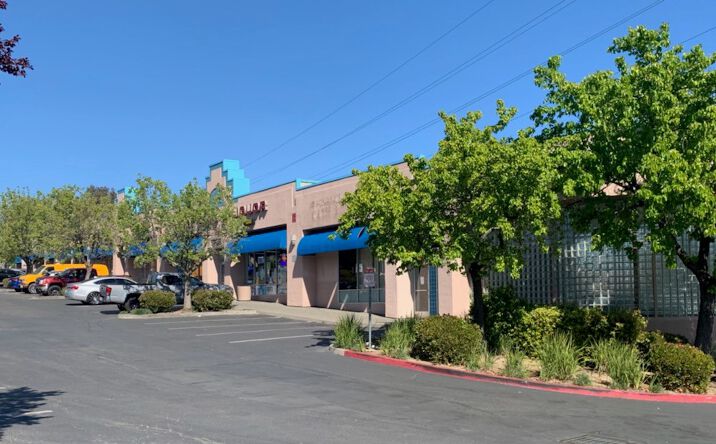 Pictures of Retail, Restaurant property located at 877 Markham Ave, Vacaville, CA 95688 for lease - image #1