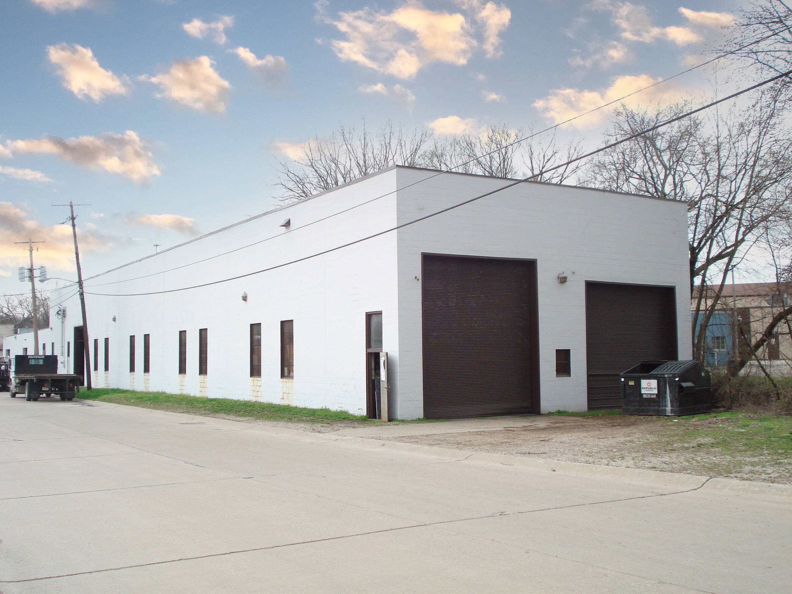 1050 Eagon St, Barberton, OH 44203