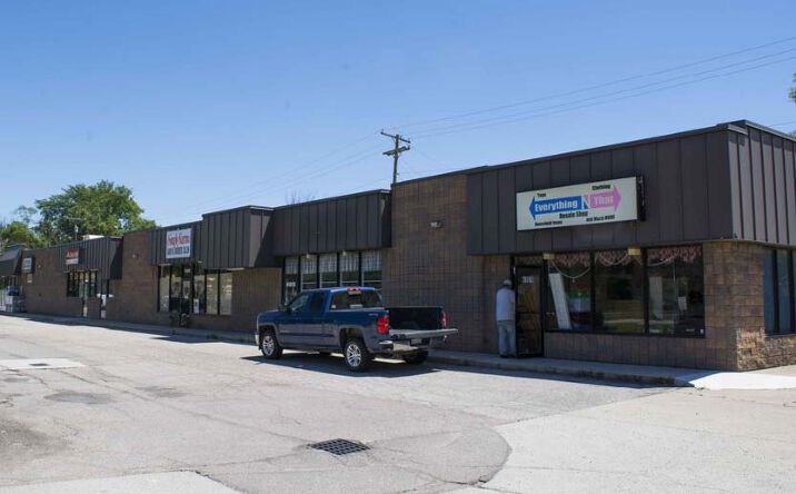 Pictures of Retail property located at 41001-41019 E Huron River Dr, Belleville, MI 48111 for lease - image #1