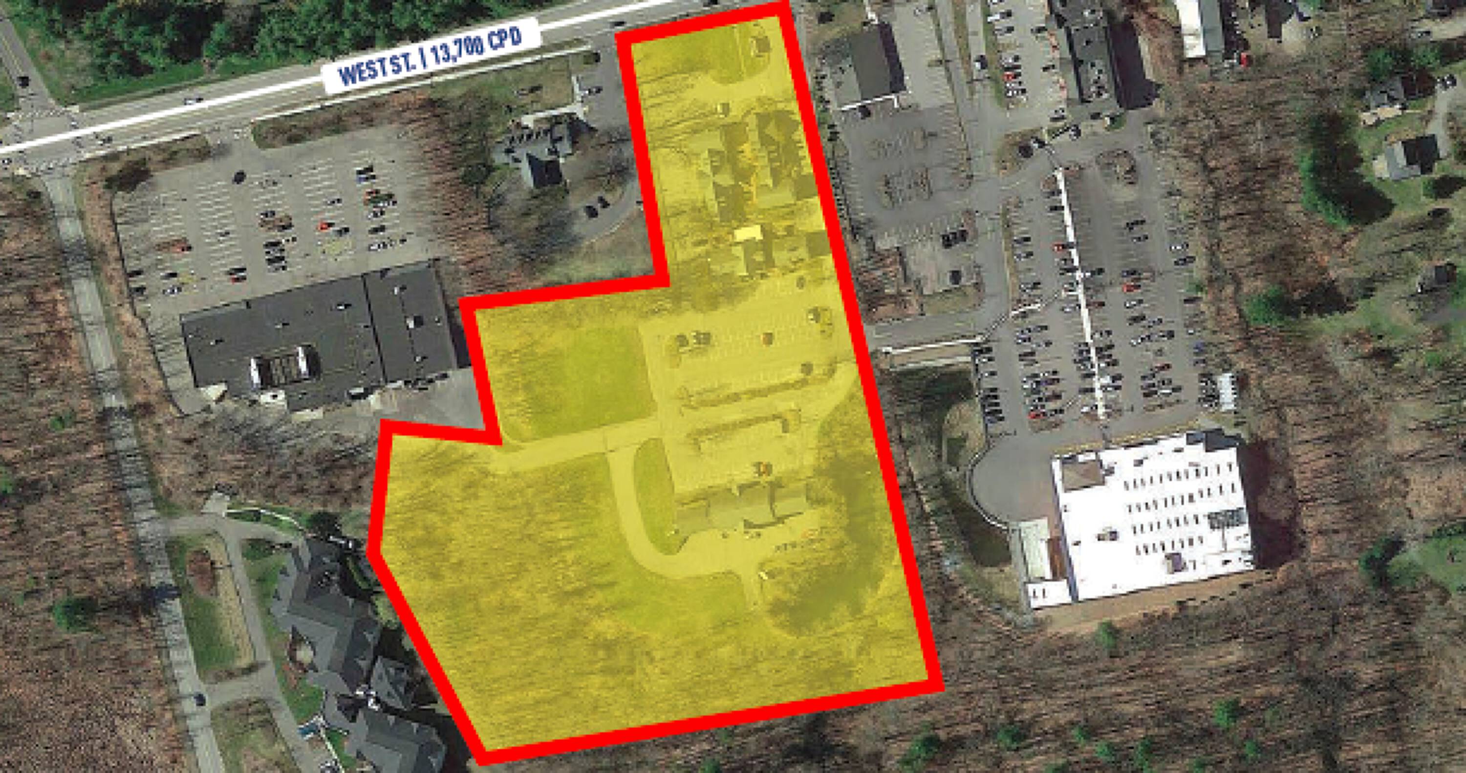 17 49 Commons Dr, Litchfield, CT 06759