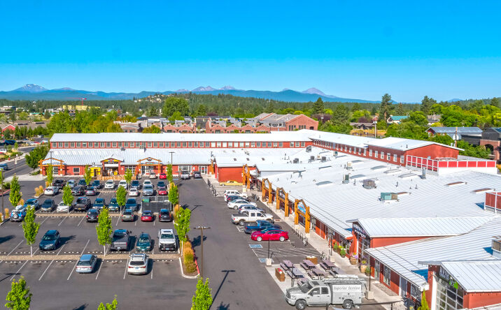 Pictures of Restaurant, Retail, Office property located at 550 SW Industrial Way, Bend, OR 97702 for lease - image #1
