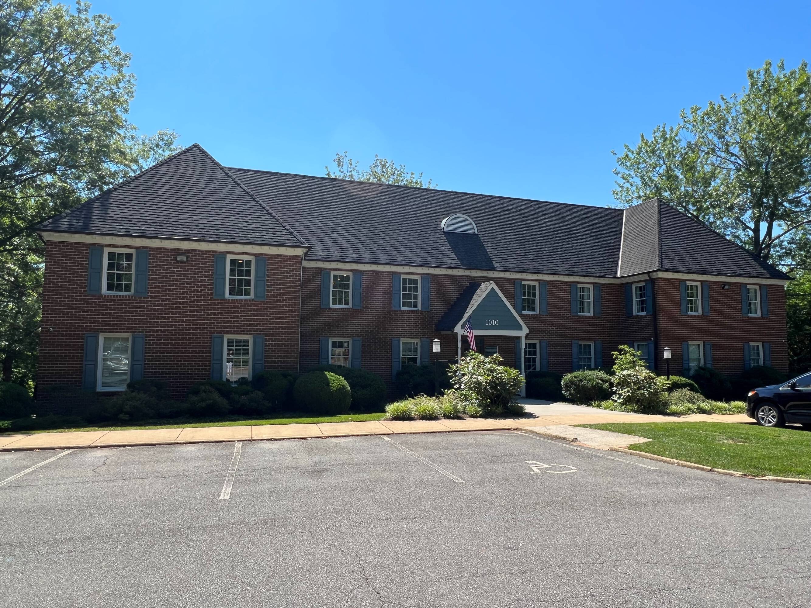 1010 Ednam Center, Charlottesville, VA 22903