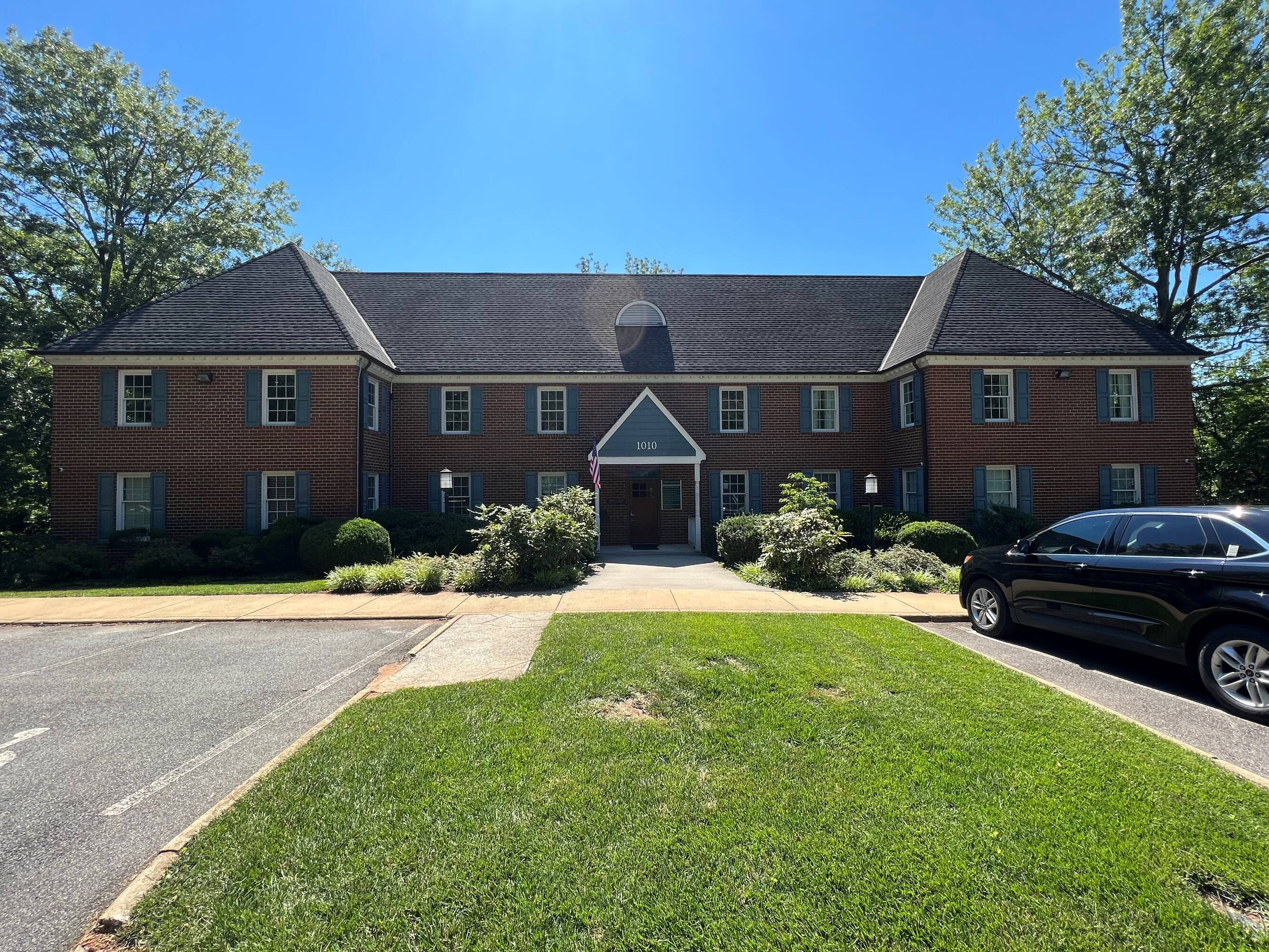 1010 Ednam Center, Charlottesville, VA 22903