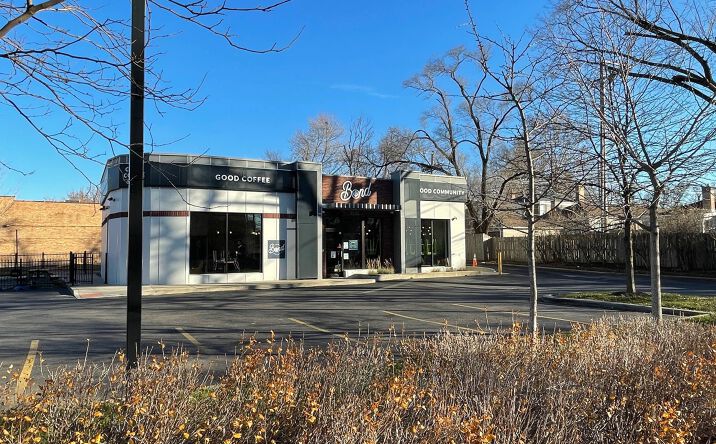 Pictures of Restaurant property located at 7555 N California Ave, Chicago, IL 60645 for lease - image #1