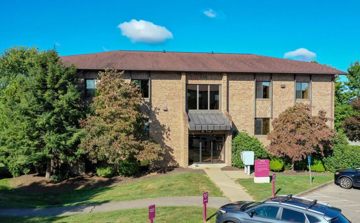 Pictures of Office property located at 215 Executive Dr, Cranberry Twp, PA 16066 for lease - image #1