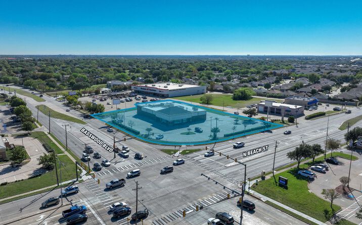 Pictures of Retail property located at 4400 Basswood Blvd, Fort Worth, TX 76137 for lease - image #1