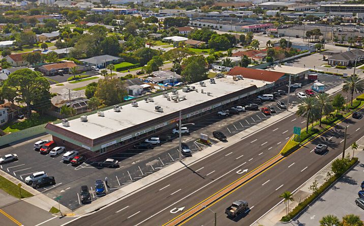 Pictures of Retail, Office, Restaurant property located at 928 Northlake Boulevard, Lake Park, FL 33403 for lease - image #1