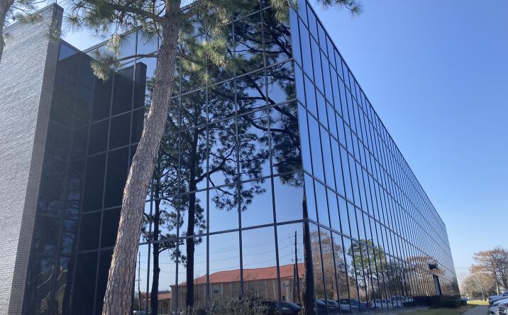 Pictures of Office property located at 6620-6660 Riverside Dr, Metairie, LA 70003 for lease - image #1