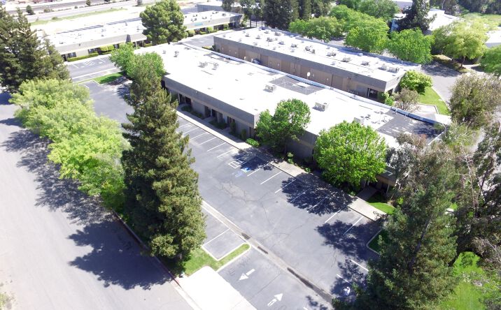 Pictures of Office property located at 4230 West Swift Avenue, Fresno, CA 93722 for lease - image #1
