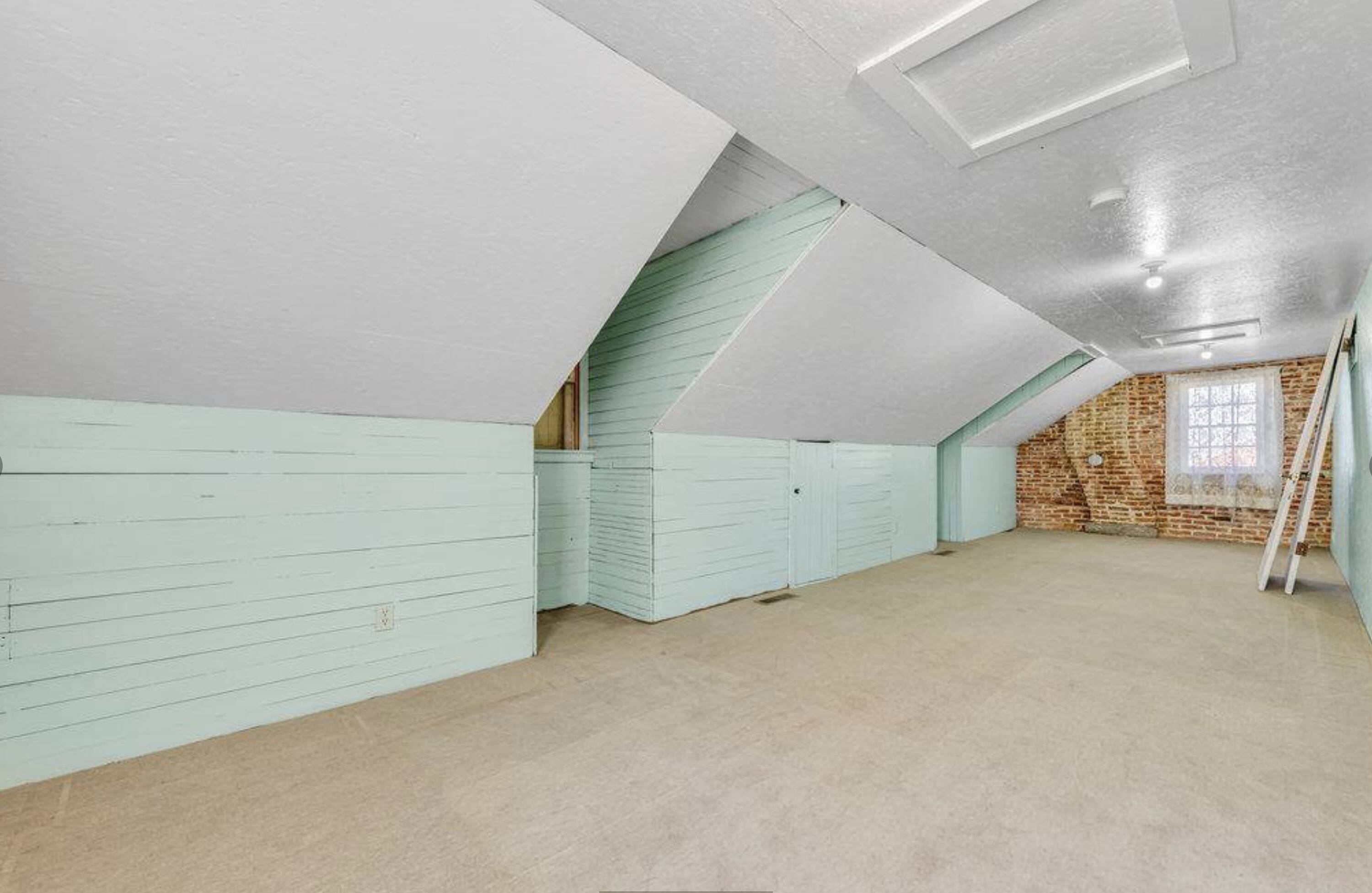 3565 Mill St, New Melle, MO 63365