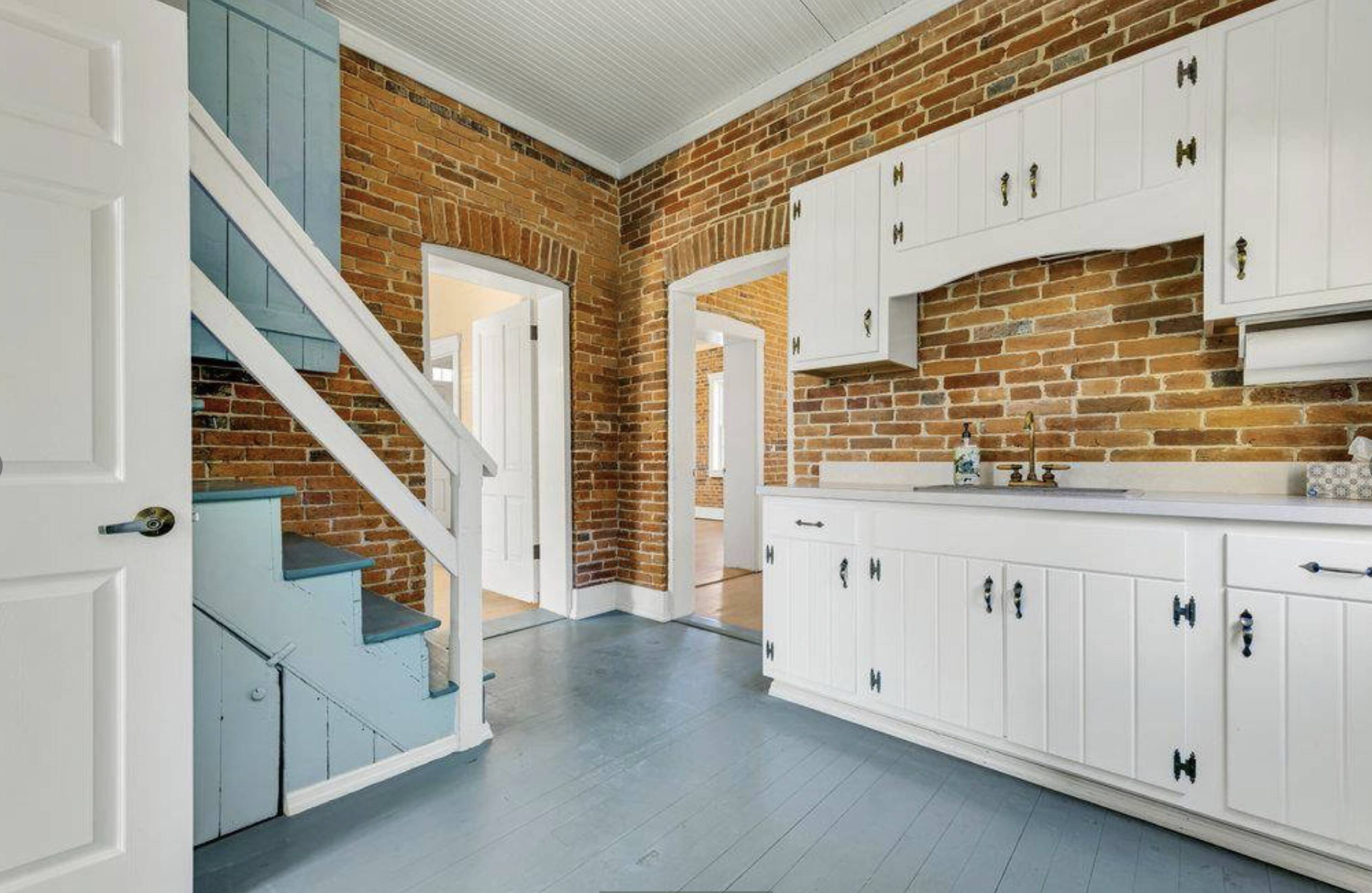 3565 Mill St, New Melle, MO 63365