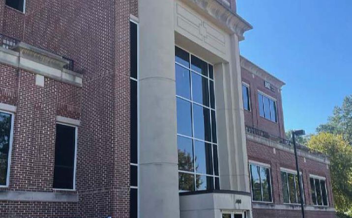 Pictures of Office property located at 1400 Meadowbrook Rd, Jackson, MS 39211 for lease - image #1