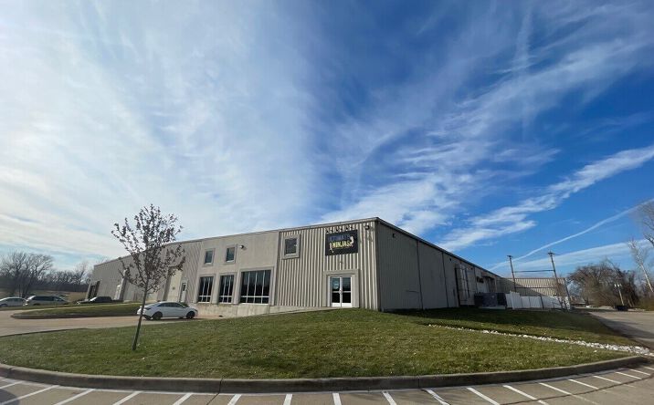 Pictures of Retail, Office, Industrial property located at 140 Long Rd, Chesterfield, MO 63005 for lease - image #1