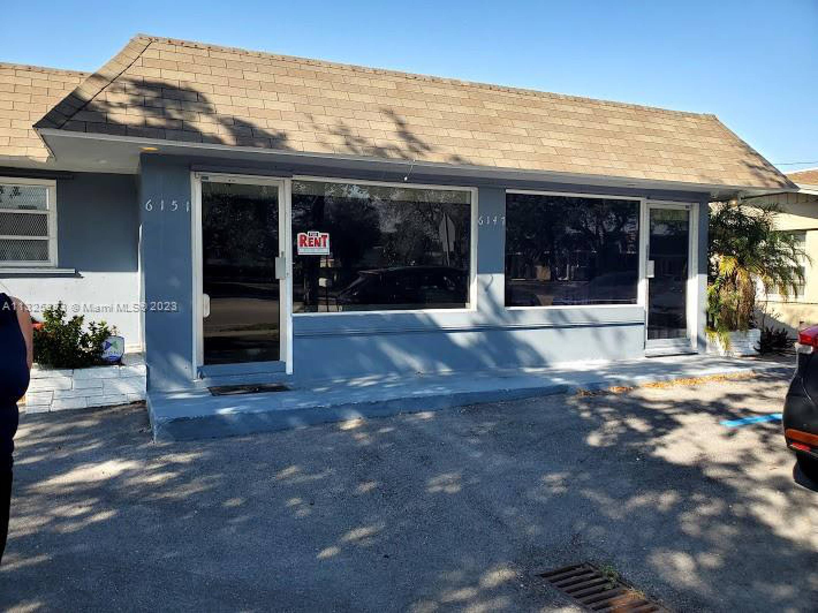 6151 Washington St, Hollywood, FL 33023