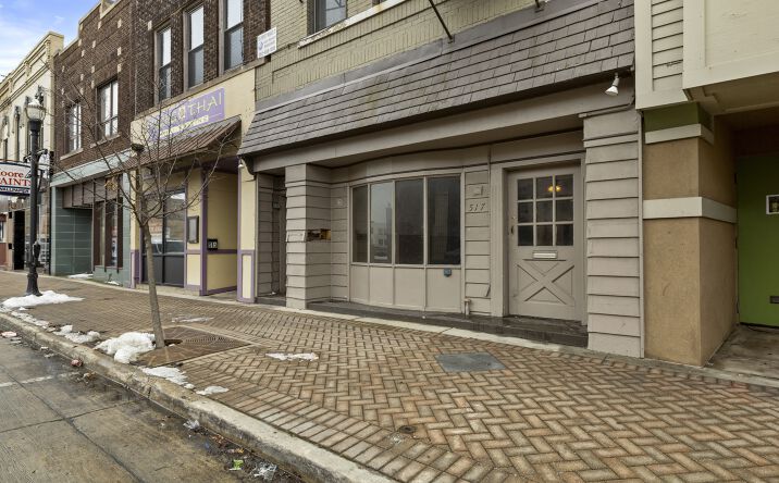Pictures of Retail property located at 517 6th St, Racine, WI 53403 for lease - image #1