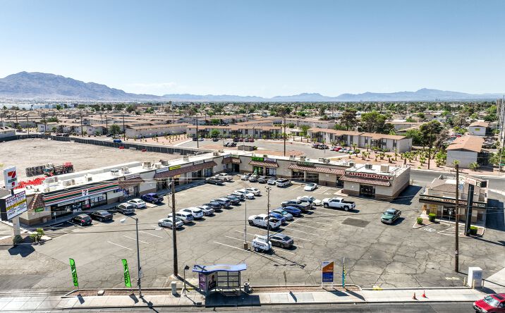 Pictures of Retail property located at 3112 Las Vegas Blvd N, Las Vegas, NV 89115 for lease - image #1