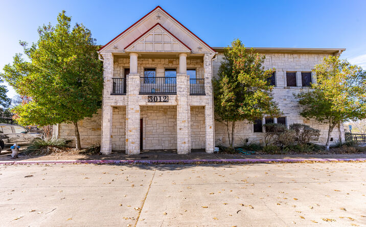 Pictures of Office property located at 3012 Ridge Rd, Rockwall, TX 75032 for lease - image #1
