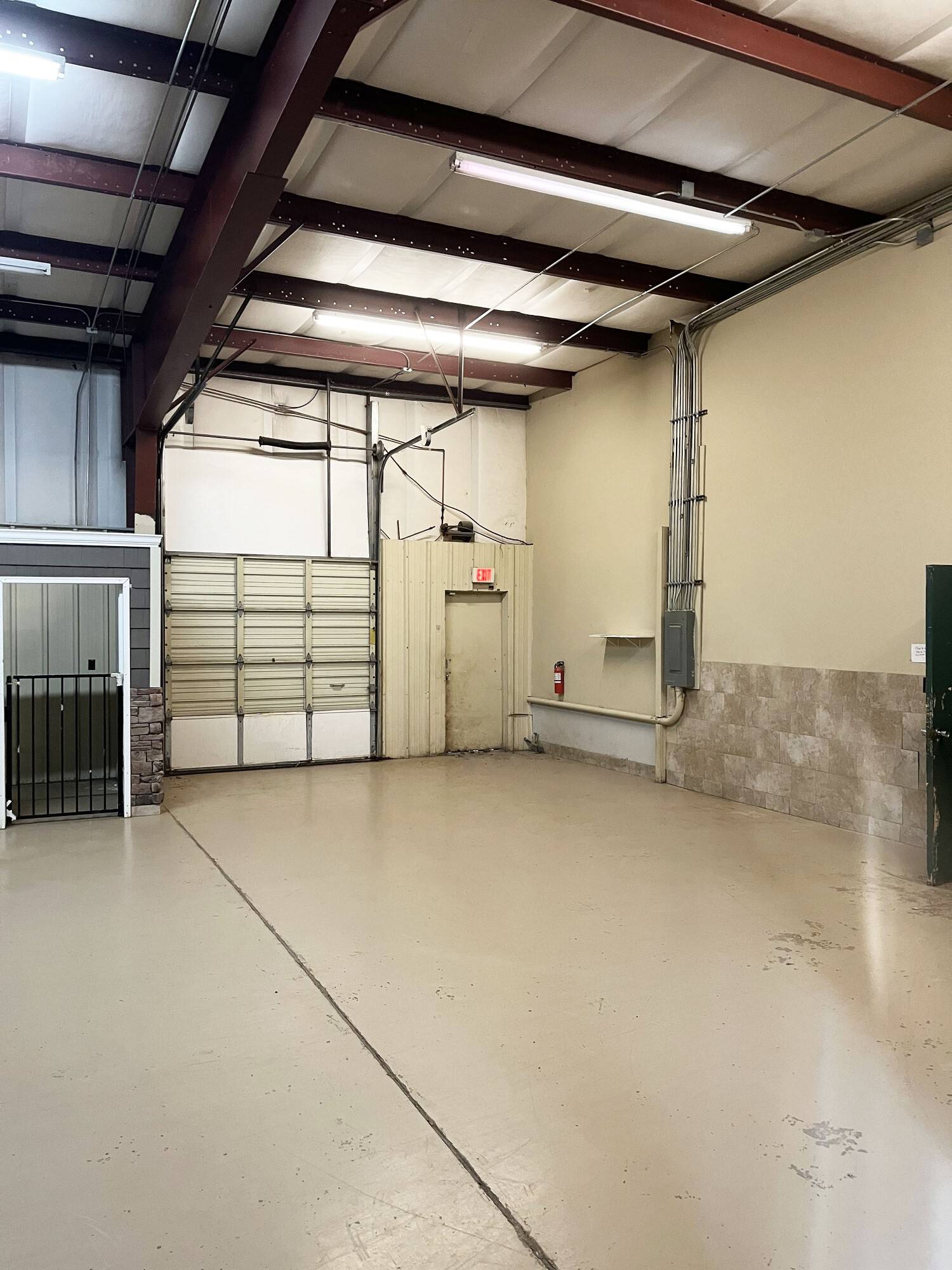 9108 Glenwood Ave, Raleigh, NC 27617