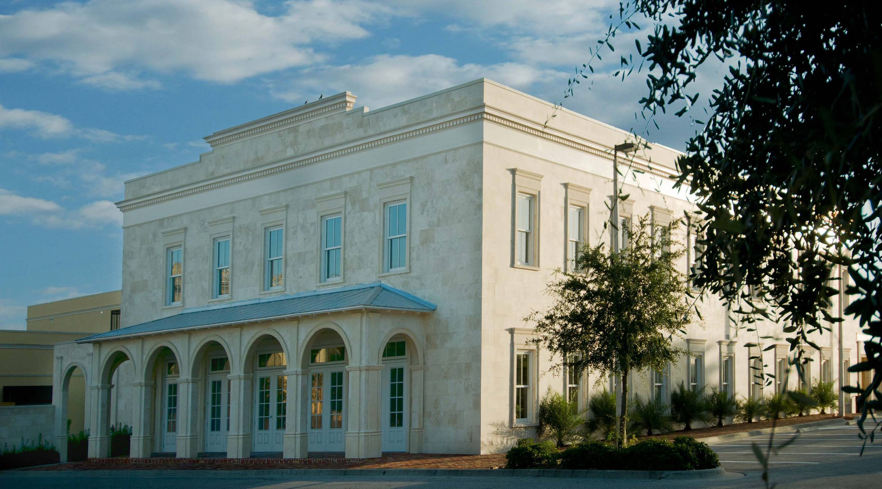 6043 Winthrop Commerce Ave, Riverview, FL 33578